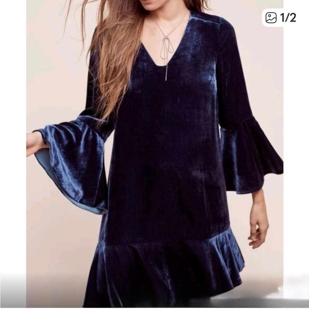 HD in Paris Elegant Velvet Mini Dress in Rich Navy Blue